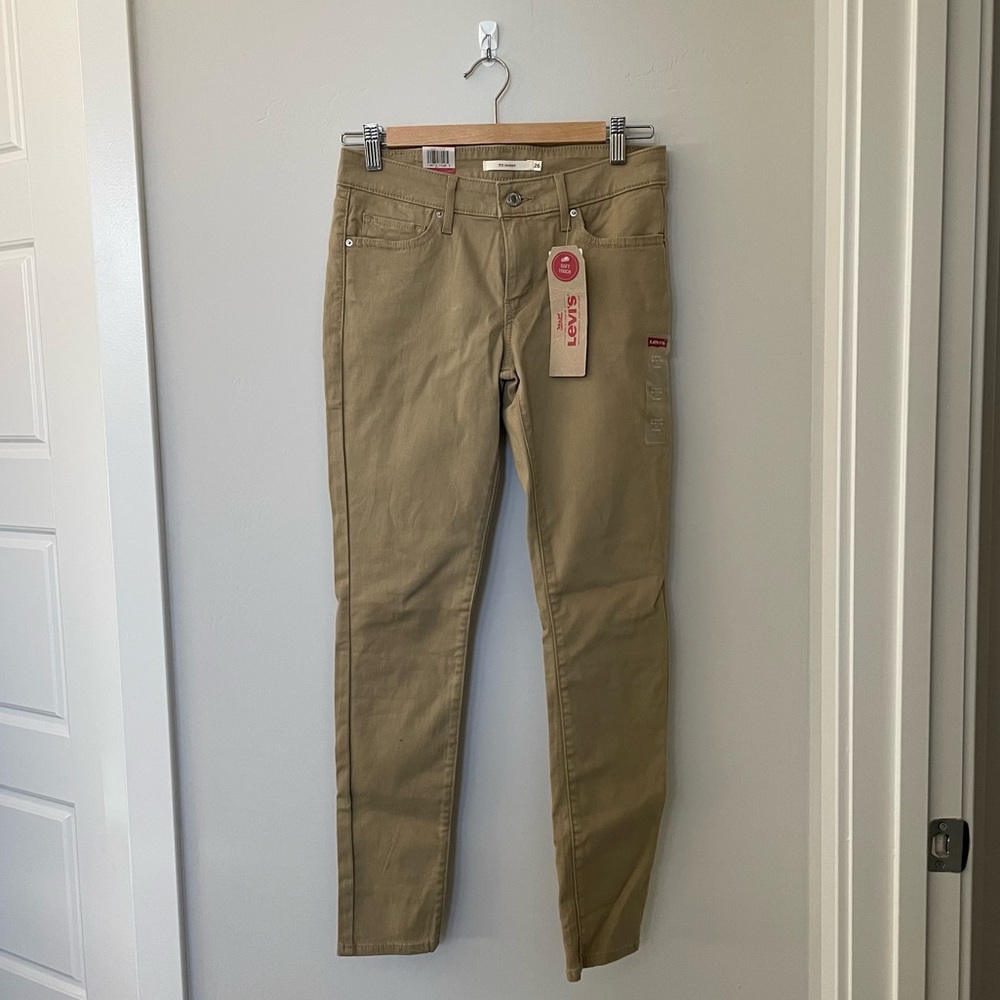 NWT LEVIS 711 SKINNY MID RISE W26 L28